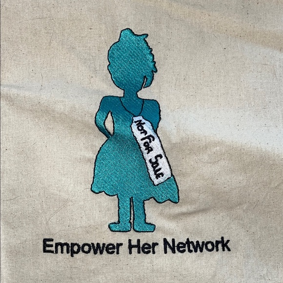 Cream Canvas Tote Bag with Eco-Friendly Design - Picture 2 of 3